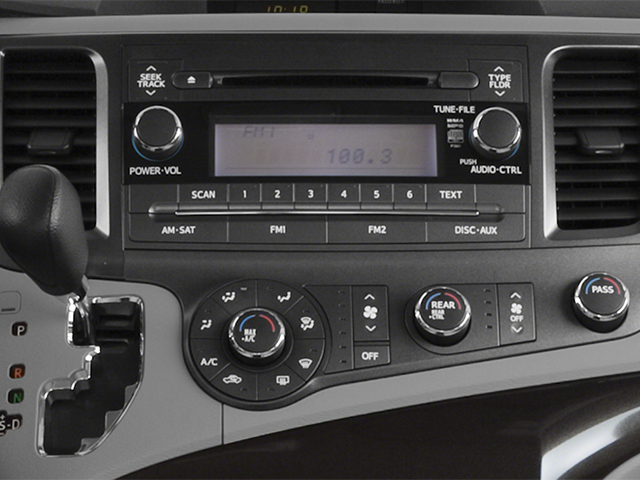 2014 Toyota Sienna XLE 8 Passenger