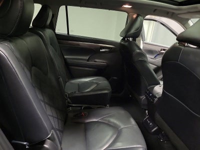2022 Toyota Highlander Hybrid Platinum