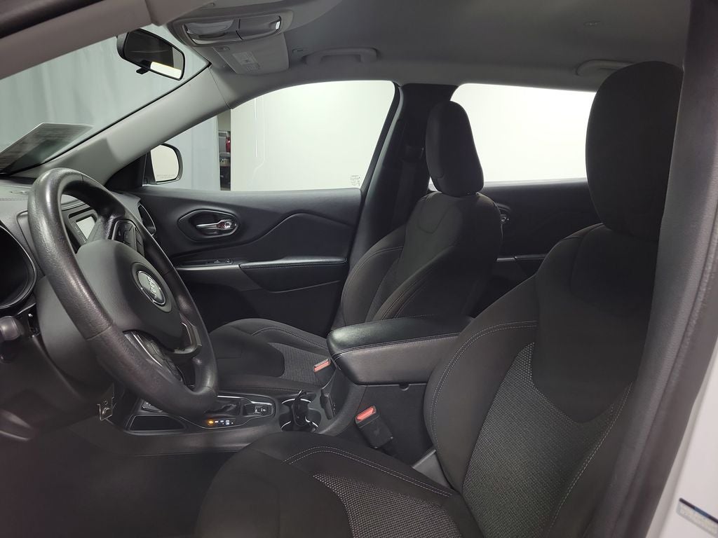 2019 Jeep Cherokee Sport