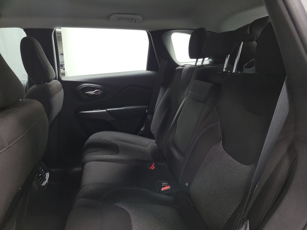 2019 Jeep Cherokee Sport