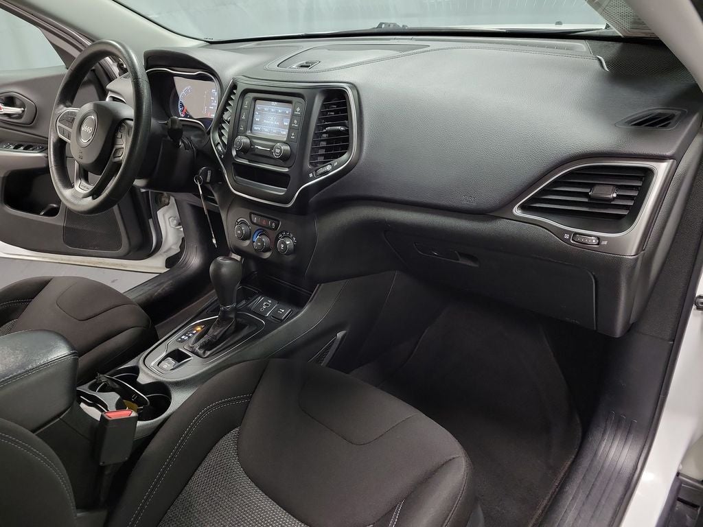 2019 Jeep Cherokee Sport