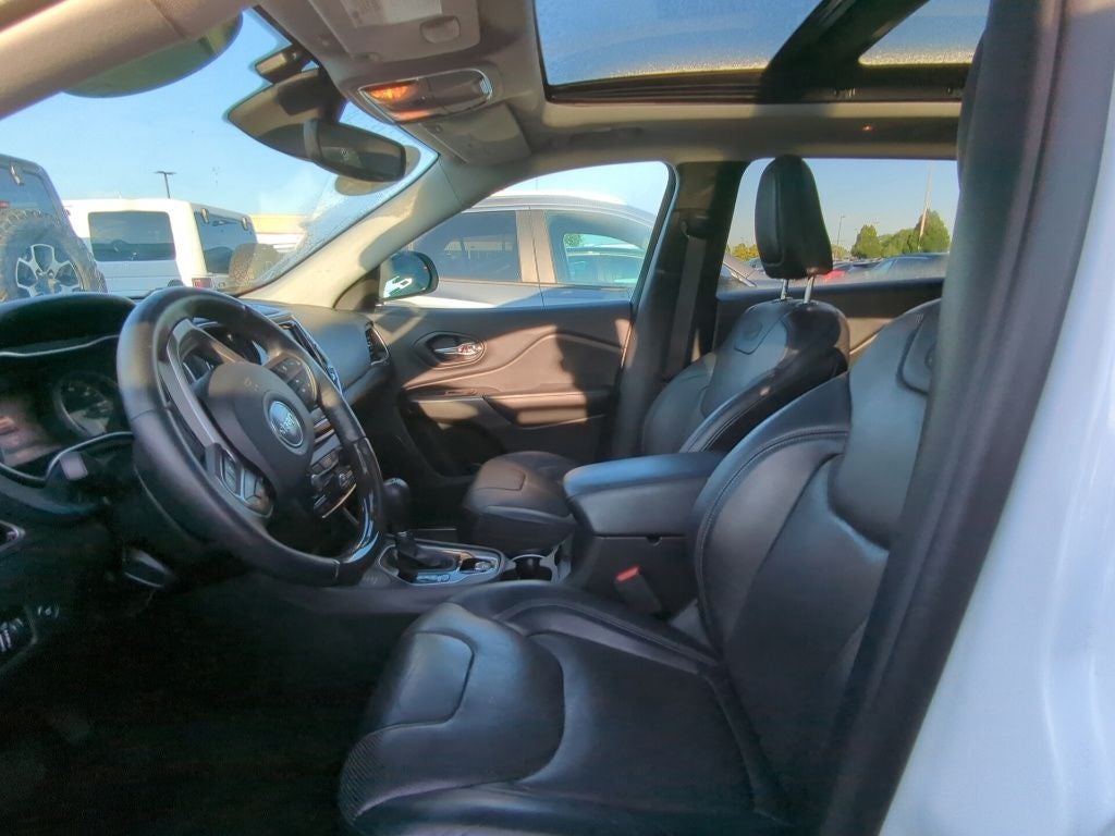2019 Jeep Cherokee Overland