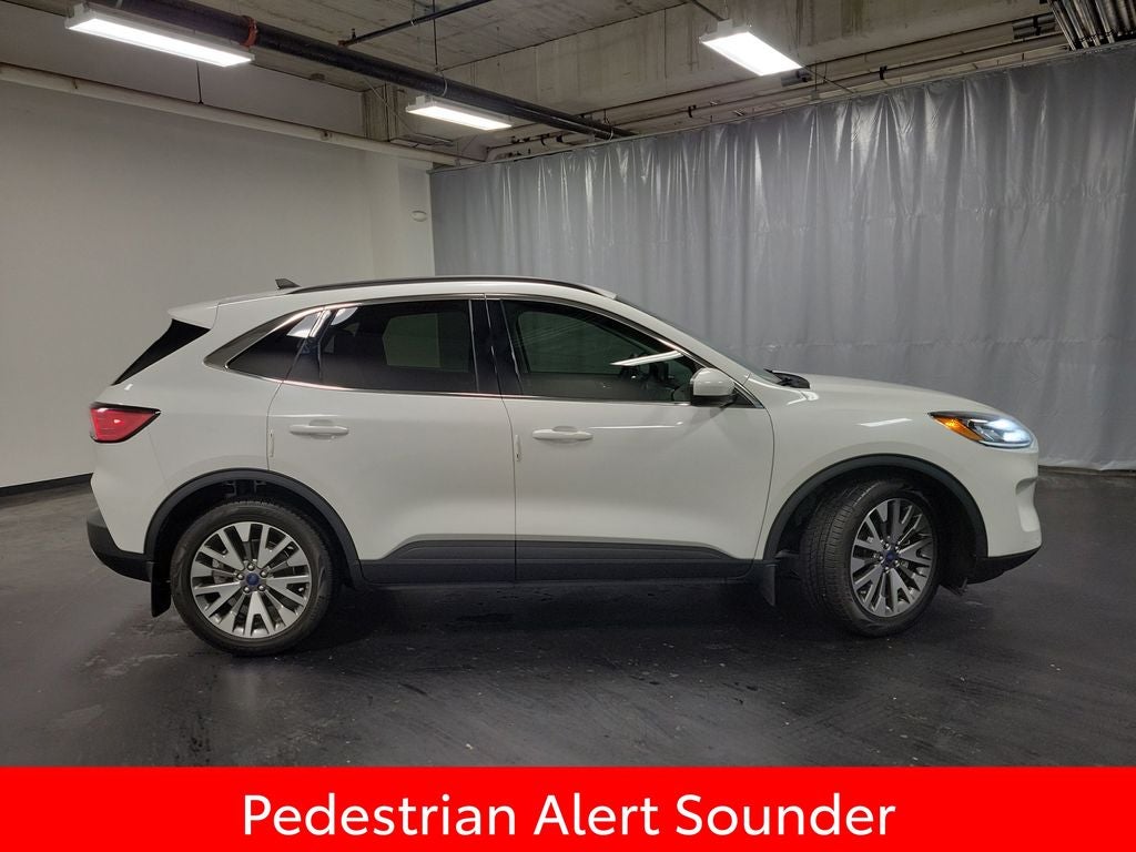2022 Ford Escape Titanium Hybrid