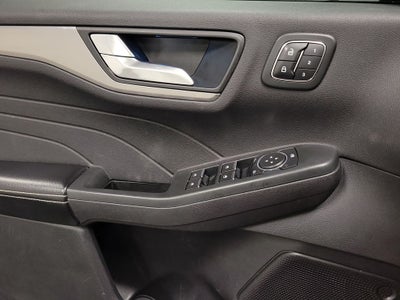 2022 Ford Escape Hybrid Titanium