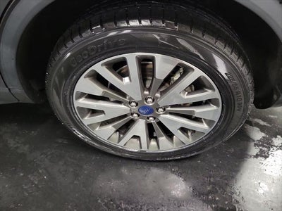 2022 Ford Escape Hybrid Titanium