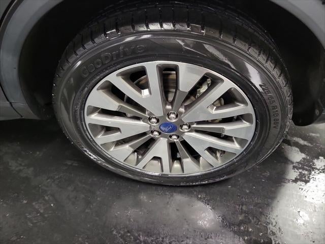 2022 Ford Escape Hybrid Titanium