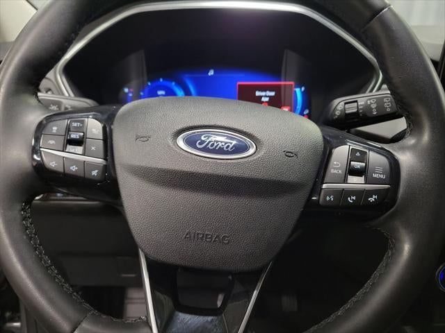 2022 Ford Escape Hybrid Titanium