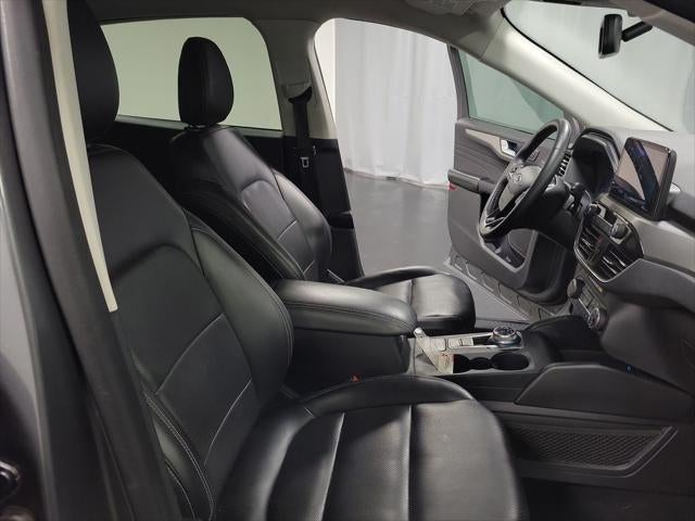2022 Ford Escape Hybrid Titanium