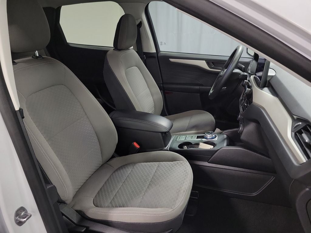 2022 Ford Escape Hybrid SE