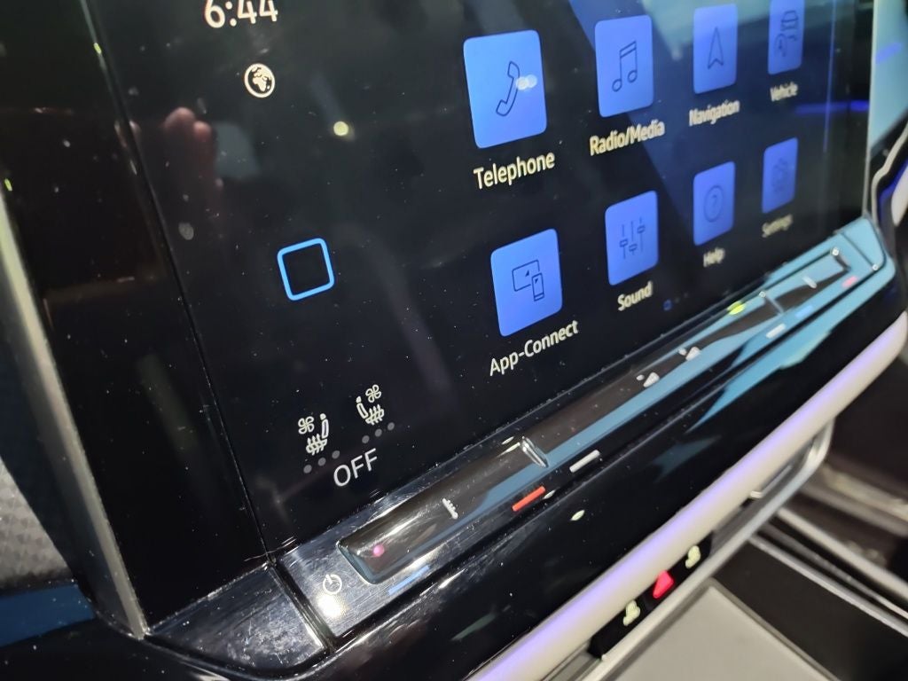 2024 Volkswagen Atlas 2.0T Peak Edition SE w/Technology