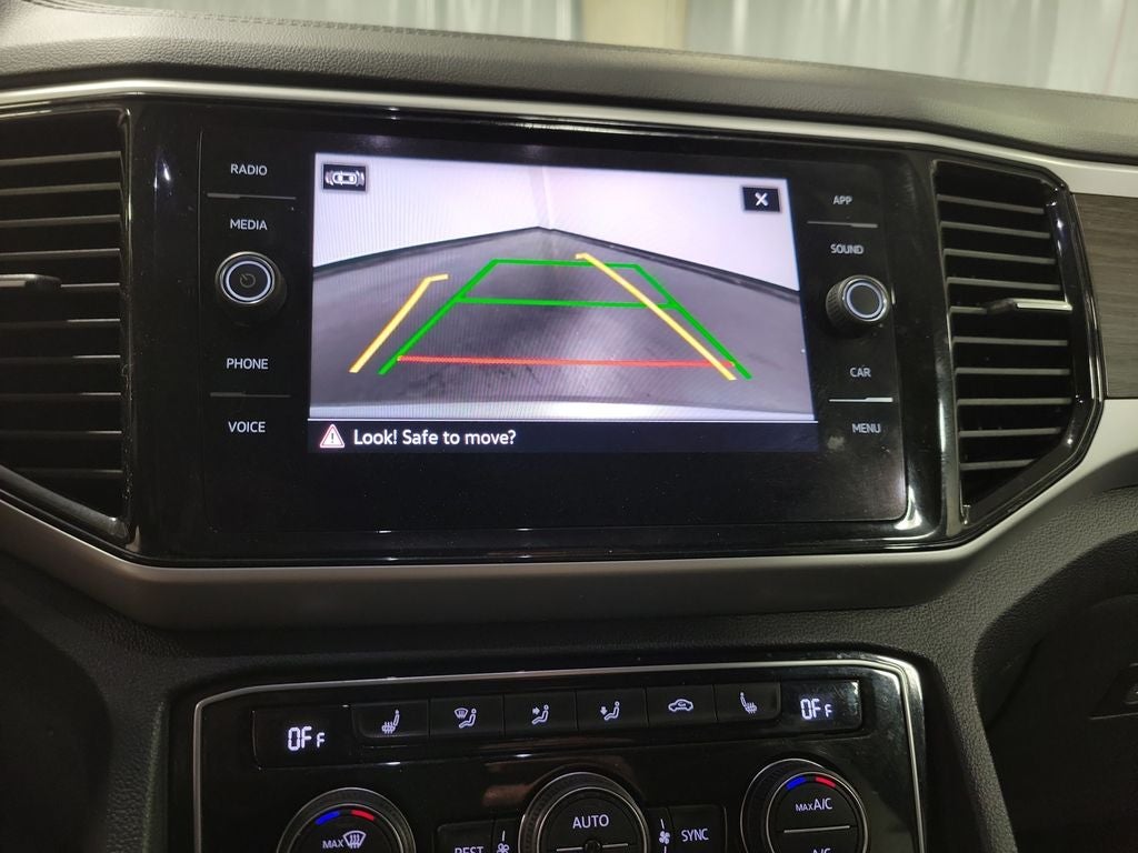 2022 Volkswagen Atlas 3.6L V6 SE w/Technology