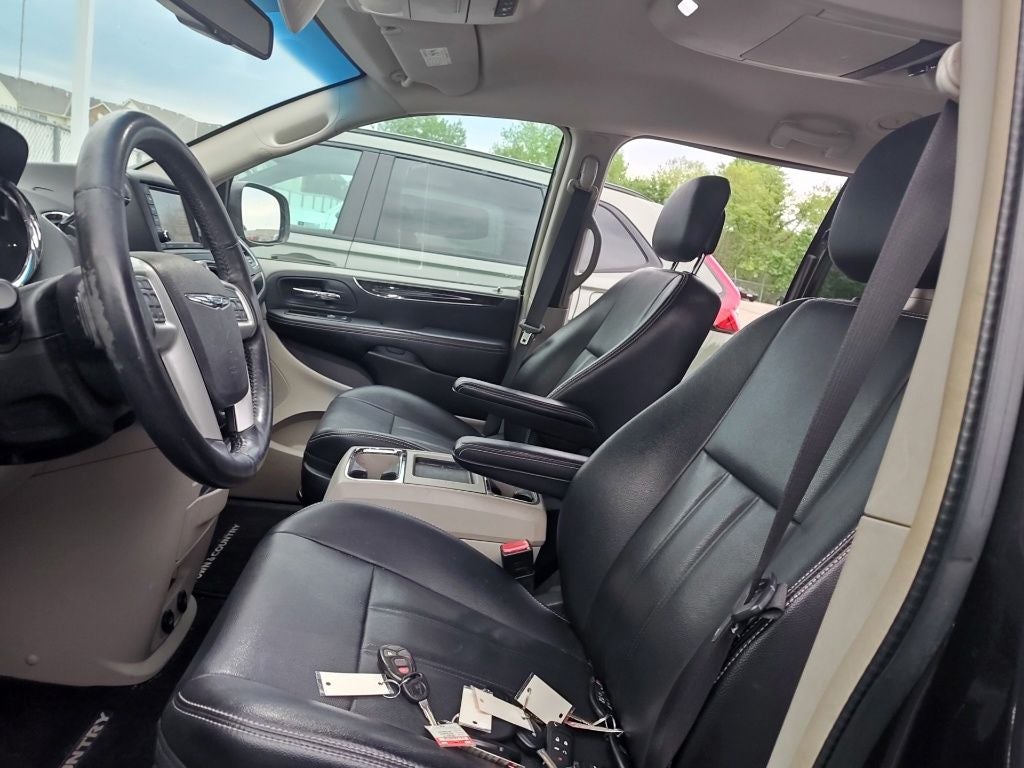 2015 Chrysler Town & Country Touring
