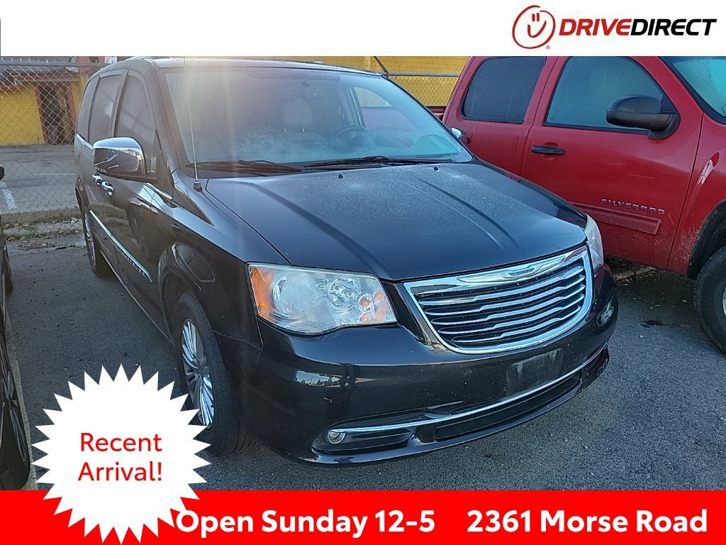 2013 Chrysler Town & Country Touring-L