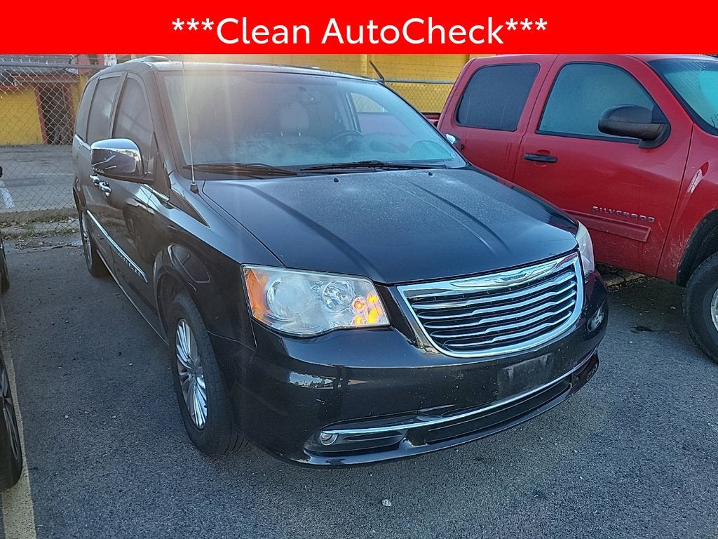 2013 Chrysler Town & Country Touring-L