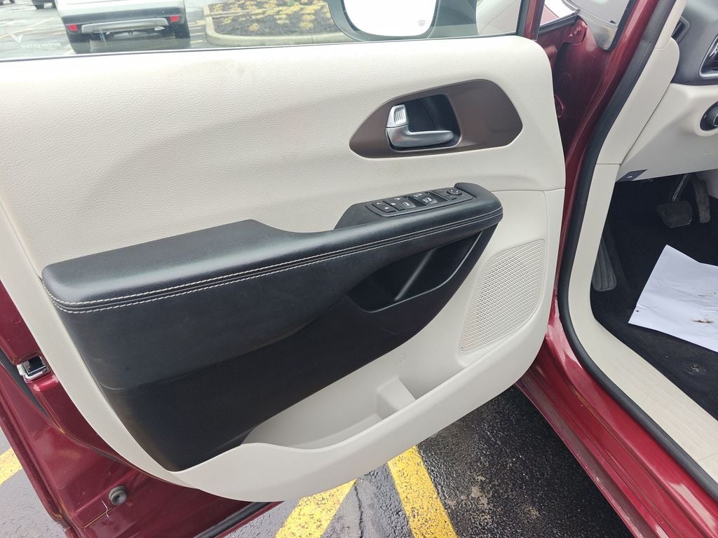 2020 Chrysler Voyager LXI