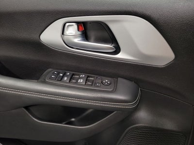 2024 Chrysler Pacifica Touring