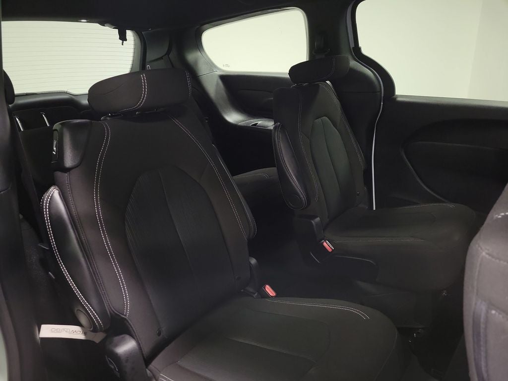 2024 Chrysler Pacifica Touring