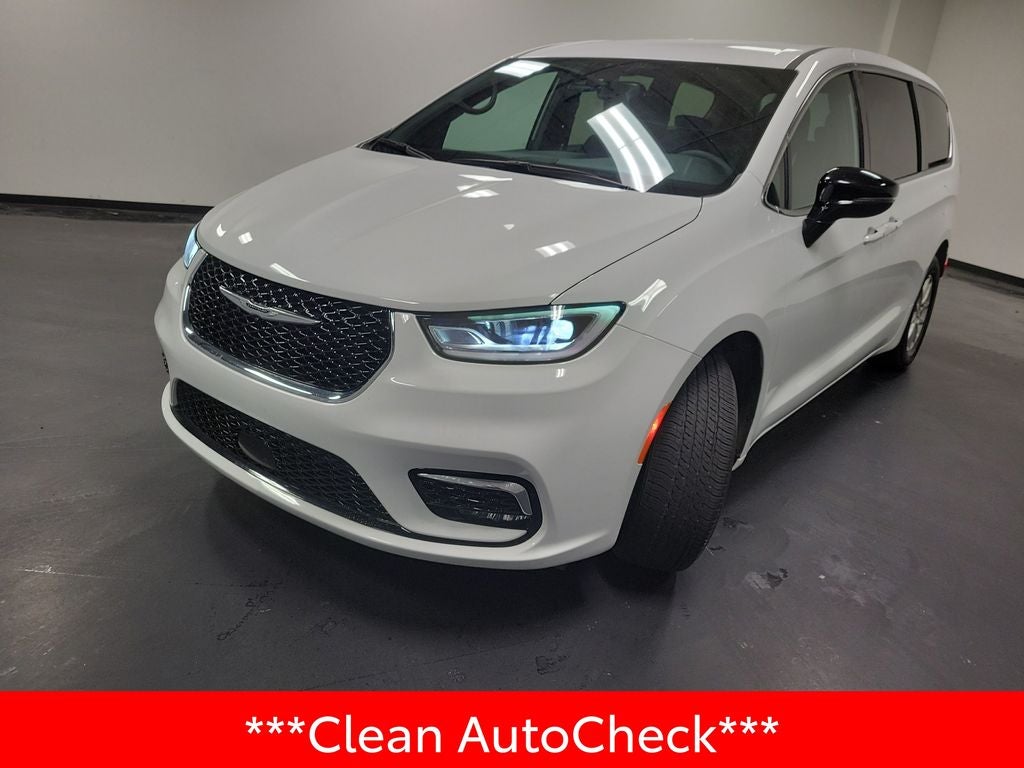 2024 Chrysler Pacifica Touring