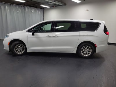 2024 Chrysler Pacifica Touring