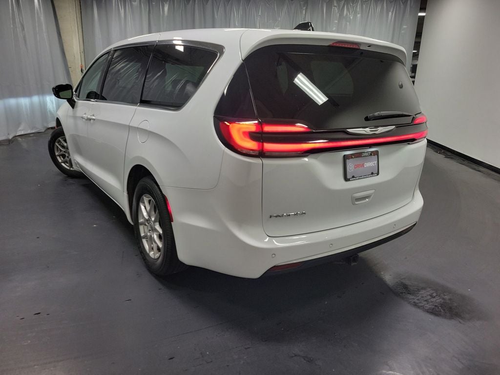 2024 Chrysler Pacifica Touring