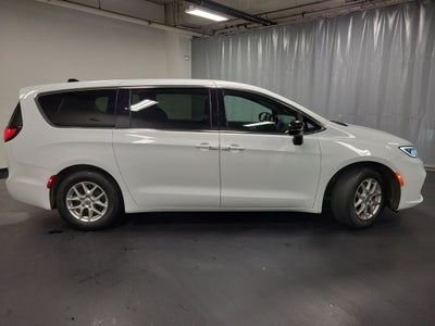 2024 Chrysler Pacifica Touring