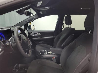 2024 Chrysler Pacifica Touring