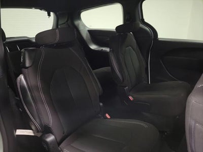 2024 Chrysler Pacifica Touring