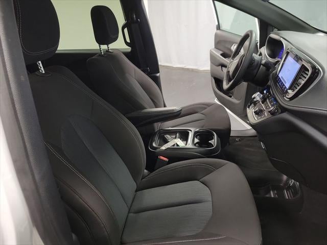 2024 Chrysler Pacifica Touring