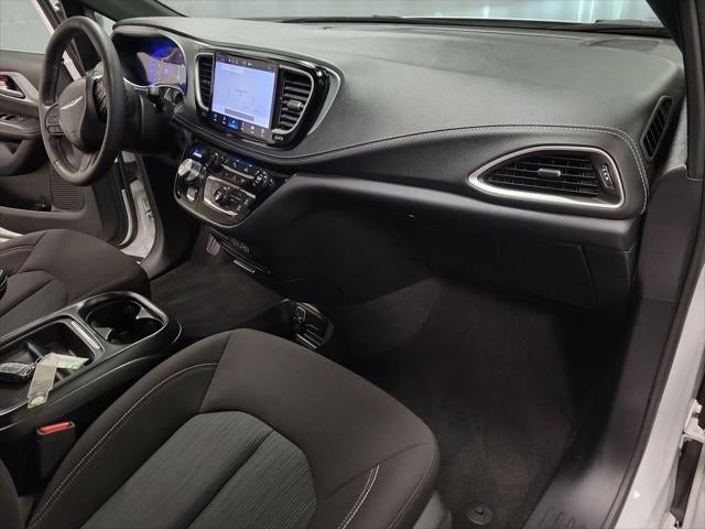 2024 Chrysler Pacifica Touring