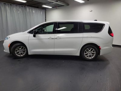 2024 Chrysler Pacifica Touring