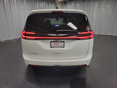 2024 Chrysler Pacifica Touring