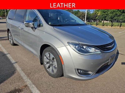 2017 Chrysler Pacifica Hybrid Platinum
