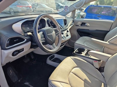 2017 Chrysler Pacifica Hybrid Platinum