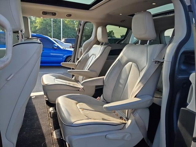 2017 Chrysler Pacifica Hybrid Platinum