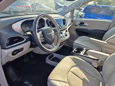 2017 Chrysler Pacifica Hybrid Platinum