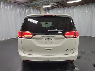 2020 Chrysler Pacifica Hybrid Limited
