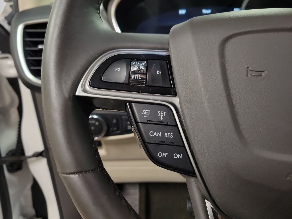 2019 Lincoln Nautilus Select
