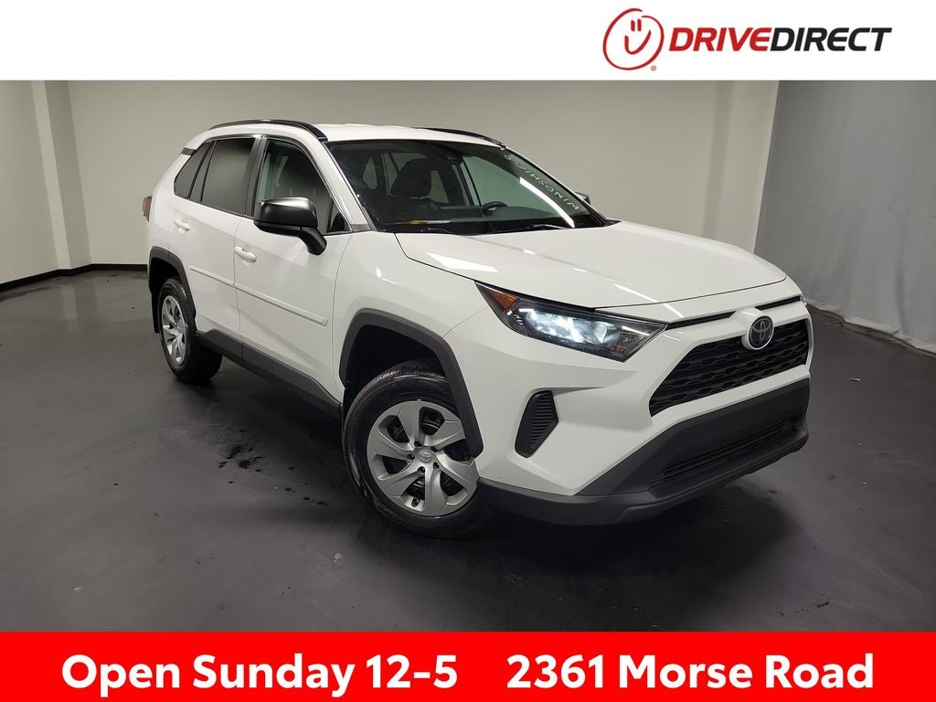2021 Toyota RAV4 LE AWD's photo