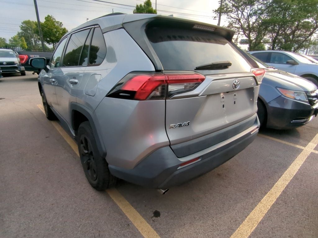 2020 Toyota RAV4 LE
