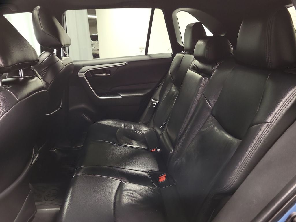 2022 Toyota RAV4 Hybrid SE