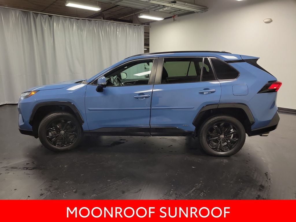 2022 Toyota RAV4 Hybrid SE