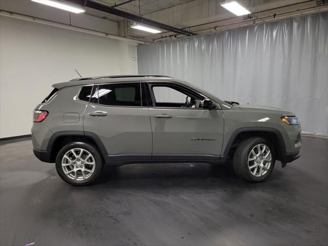 2023 Jeep Compass Latitude Lux