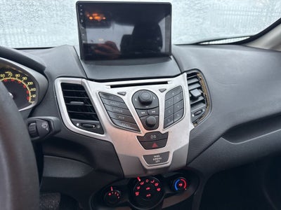 2013 Ford Fiesta SE