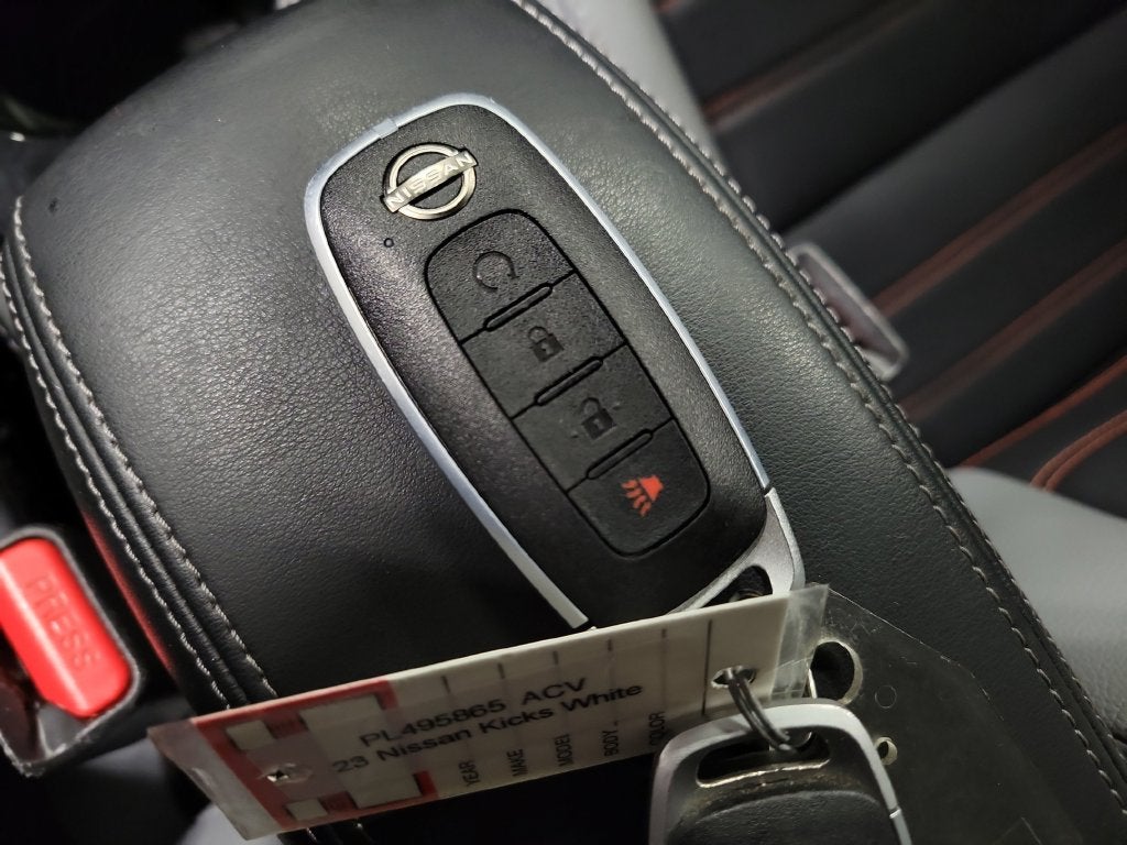2023 Nissan Kicks SR