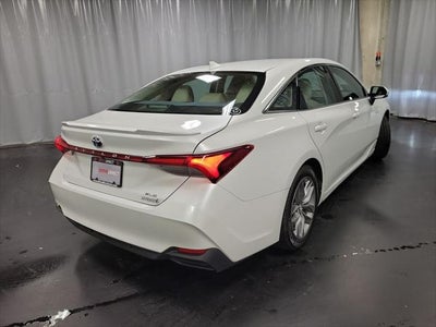 2020 Toyota Avalon Hybrid XLE Plus