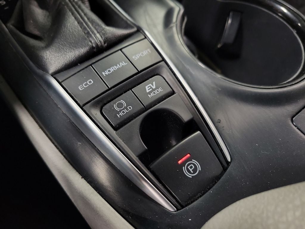 2018 Toyota Camry Hybrid LE