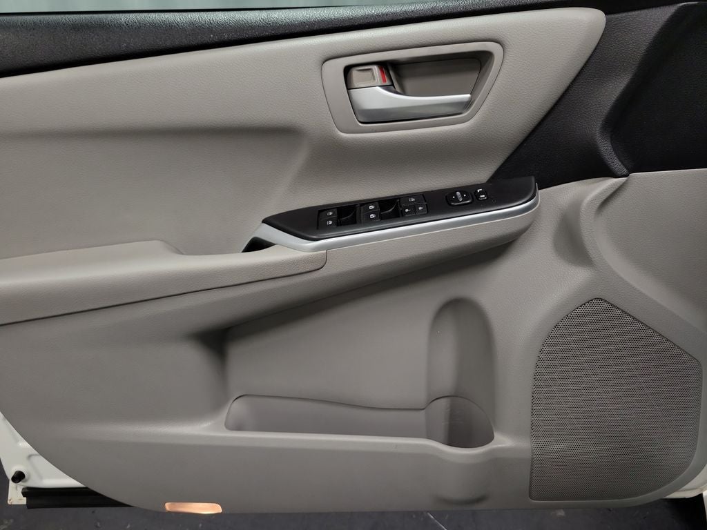 2015 Toyota Camry Hybrid SE