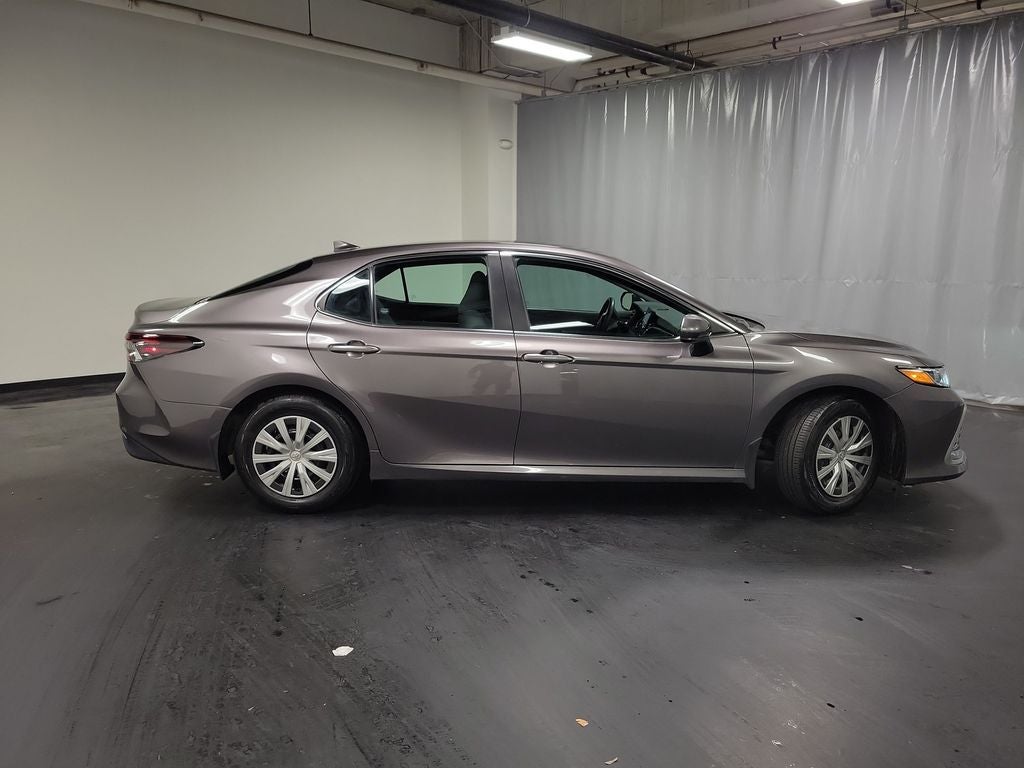 2022 Toyota Camry Hybrid LE