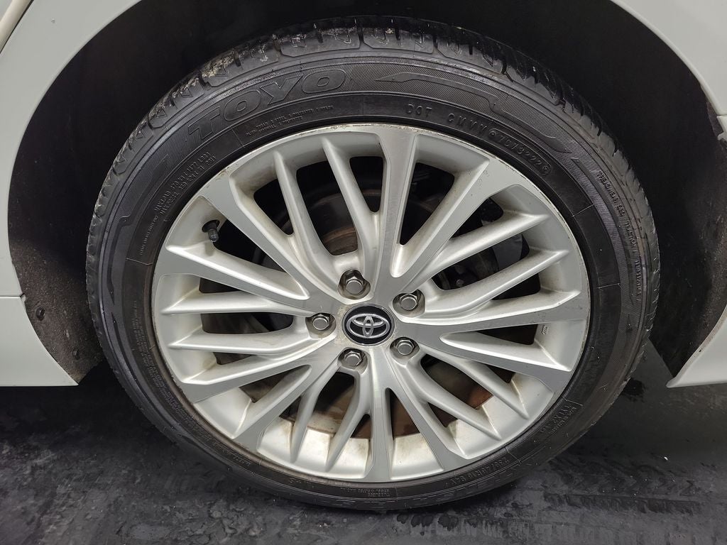 2020 Toyota Camry Hybrid XLE