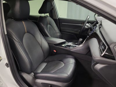 2020 Toyota Camry Hybrid XLE